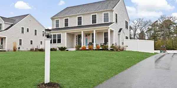 14 Karas Way