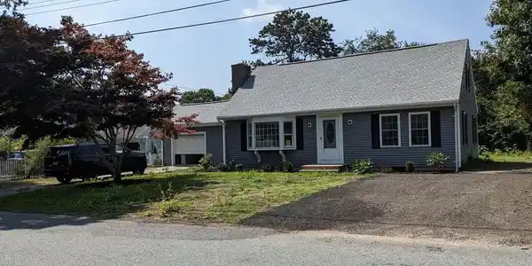 11 Bob-O-Link Lane
