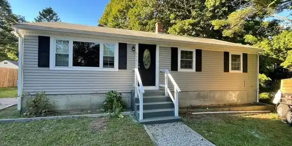 952 Head Of Bay Rd