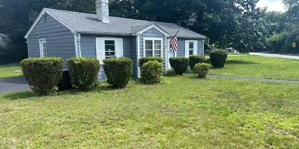 1 E Public St