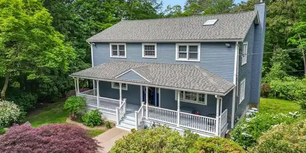 30 R Magnolia Ave