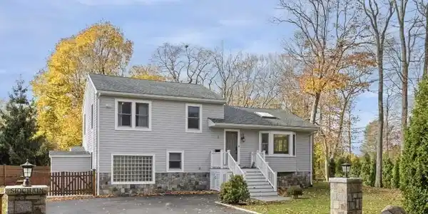 1 Fort Hill Ave.
