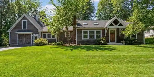 327 Country Way