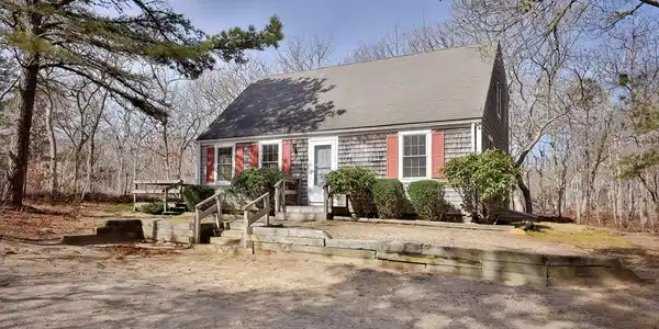 18 Windsor Drive