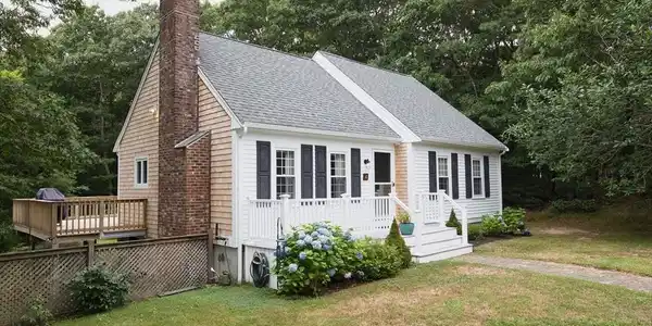 4 Gunstock Cir