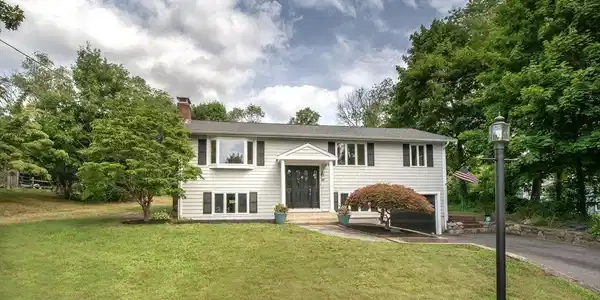 48 Pin Oak Dr