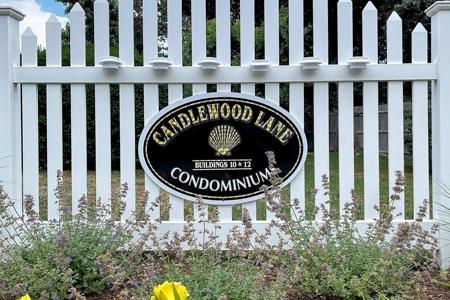 12 Candlewood Ln
