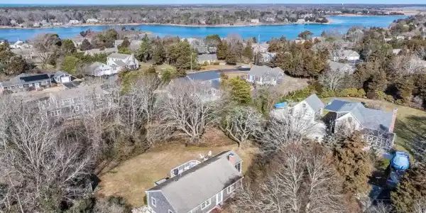 6 Finch Ln