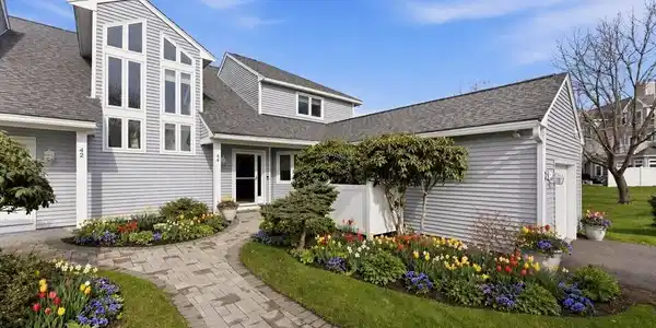 44 Fairway Dr