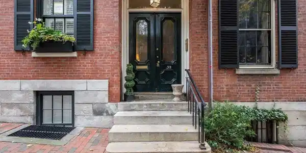 32 Chestnut Street