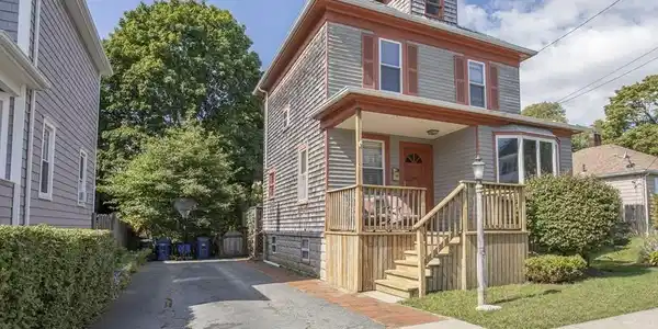 24 Academy Ave