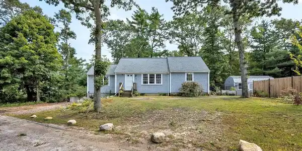 20 Louise Ln