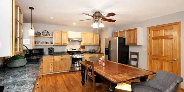 17 Whitehead Ave