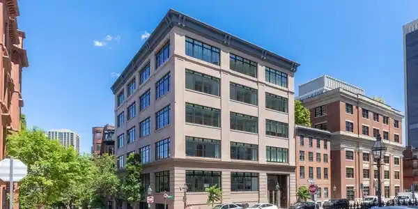 32 Derne St