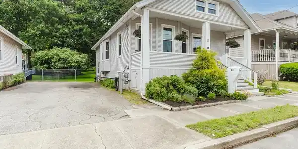 25 Garrison St