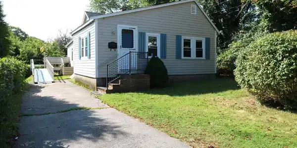 37 Pigeon Hill St
