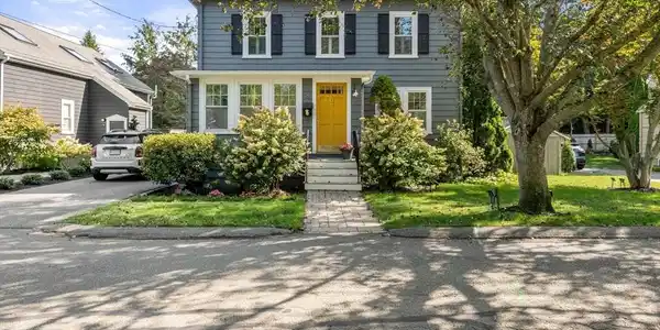 8 Old Salem Rd