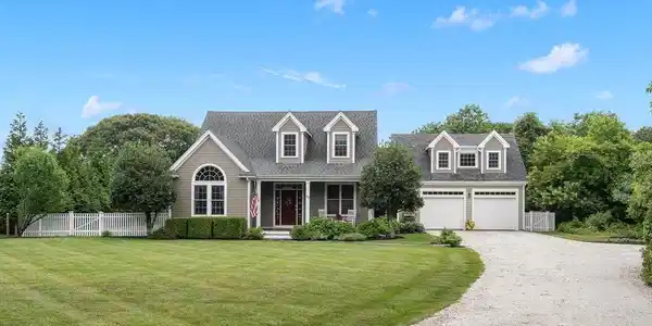 42 Deacon Vincent Way