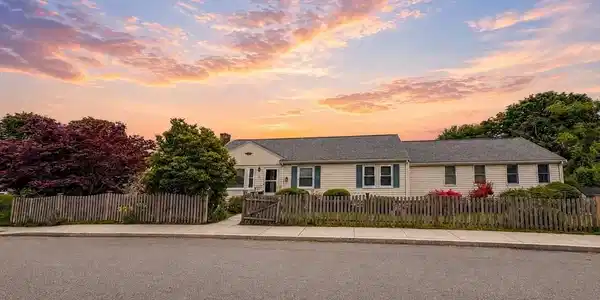 69 Standish Rd