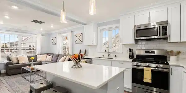 222-224 Newbury Ave