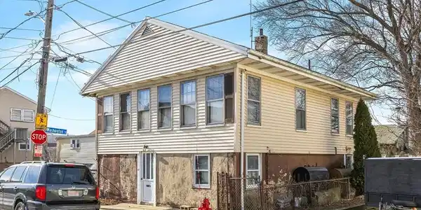 47 Roosevelt Street