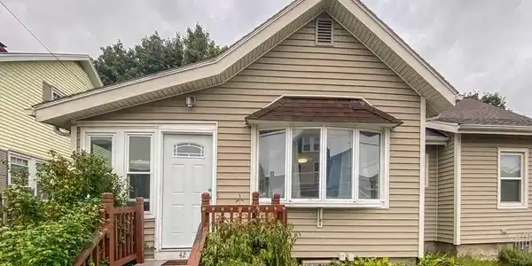 42 Bayfield Rd N