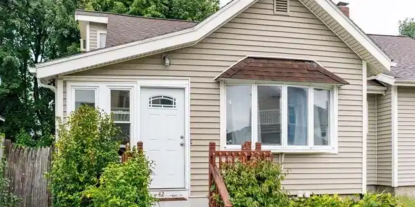 42 Bayfield Rd N
