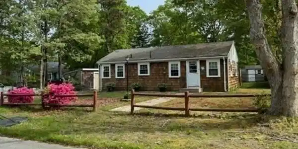 19 Sachem Dr