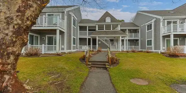 62 Fletcher Ln