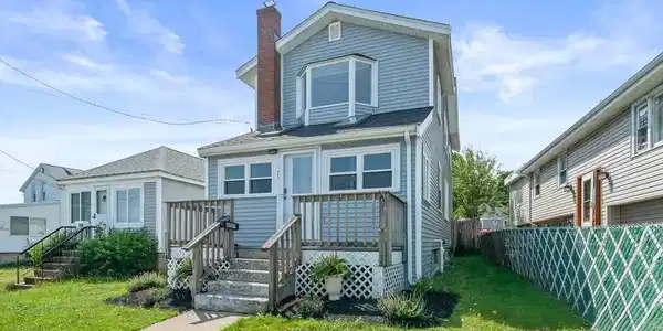 807 Sea Street