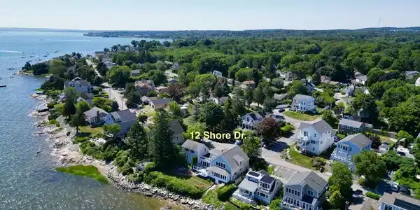 12 Shore Dr