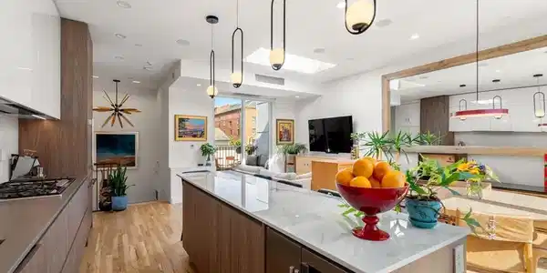 557 E Second
