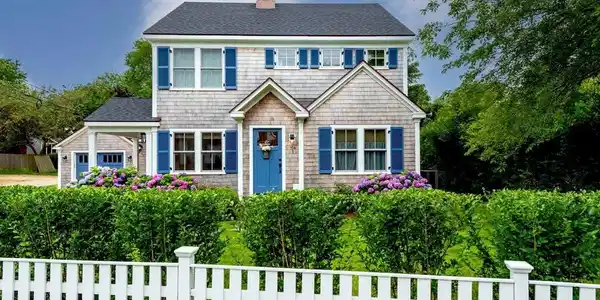 106 Peases Point Way South