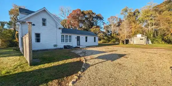 106 Great Neck Rd
