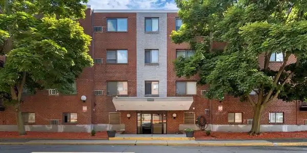 400 Governors Dr