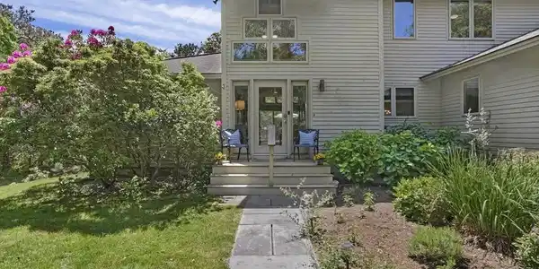 18 Puritan Dr