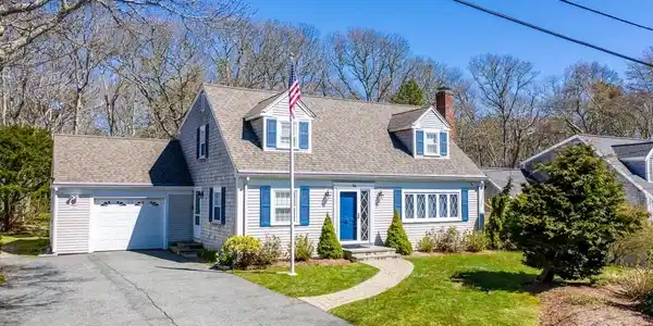 56 W Hyannisport Cir