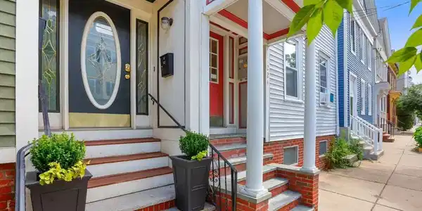 222 W 5th St