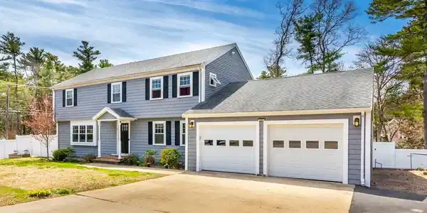 2 Fairway Dr