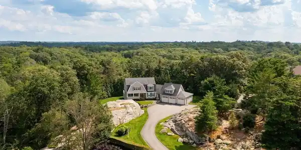 25 Mohawk Way