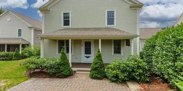 56 Carriage Shop Rd