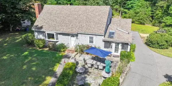 12 Fairway Ln