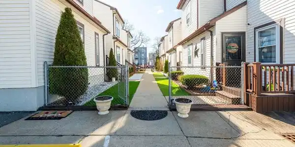 580 Bennington