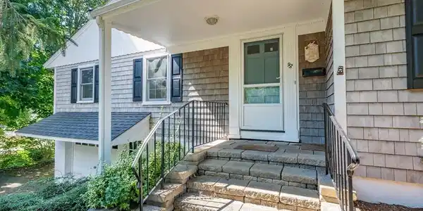 98 Wilton Dr.