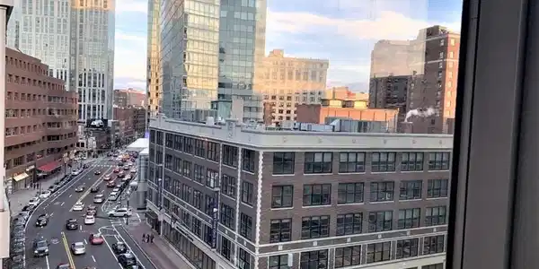 1 Charles St S