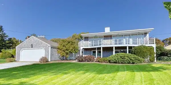 10 Colonial Way