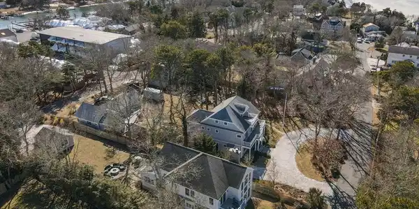 21 Bayview Rd