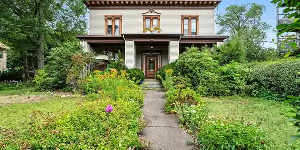 14 Everett St