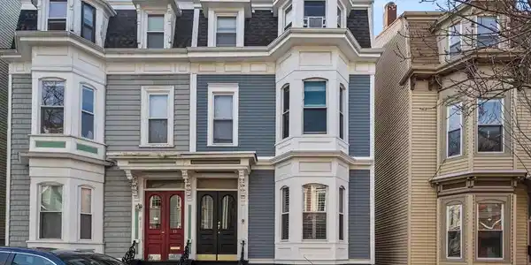 9 Gates St