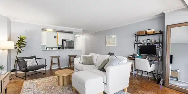 2 Hawthorne Pl